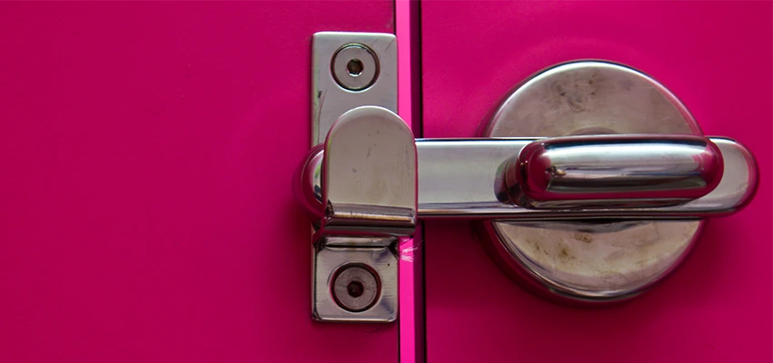 Childproof Gate Lock in Carpentersville