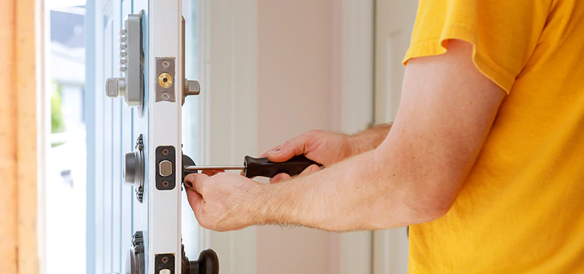 Eviction Locksmith For Key Fob Replacement Services in Carpentersville